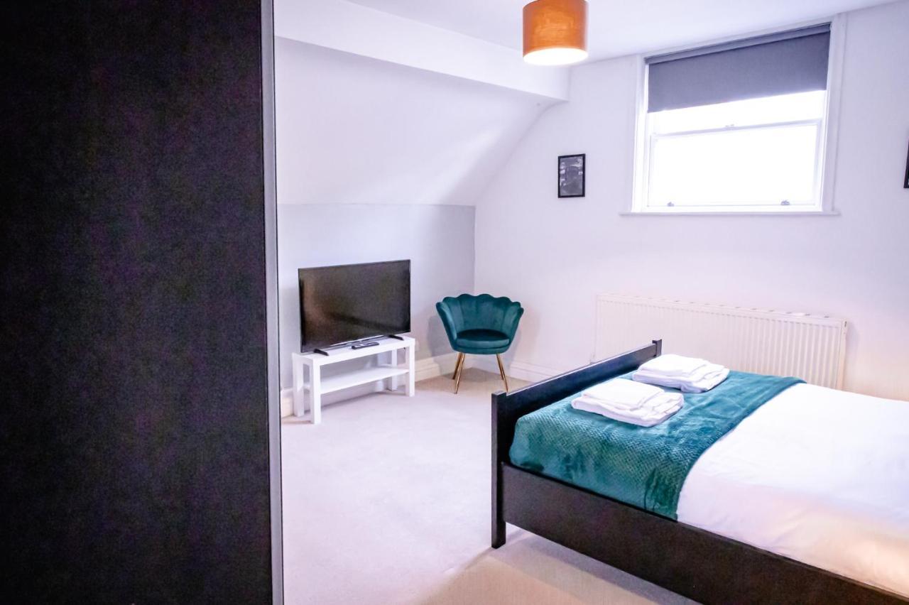 Lord Street - 2 Beautiful Apartments - Sleep Up To 14 Guests - By Rework Accommodation Честер Екстер'єр фото
