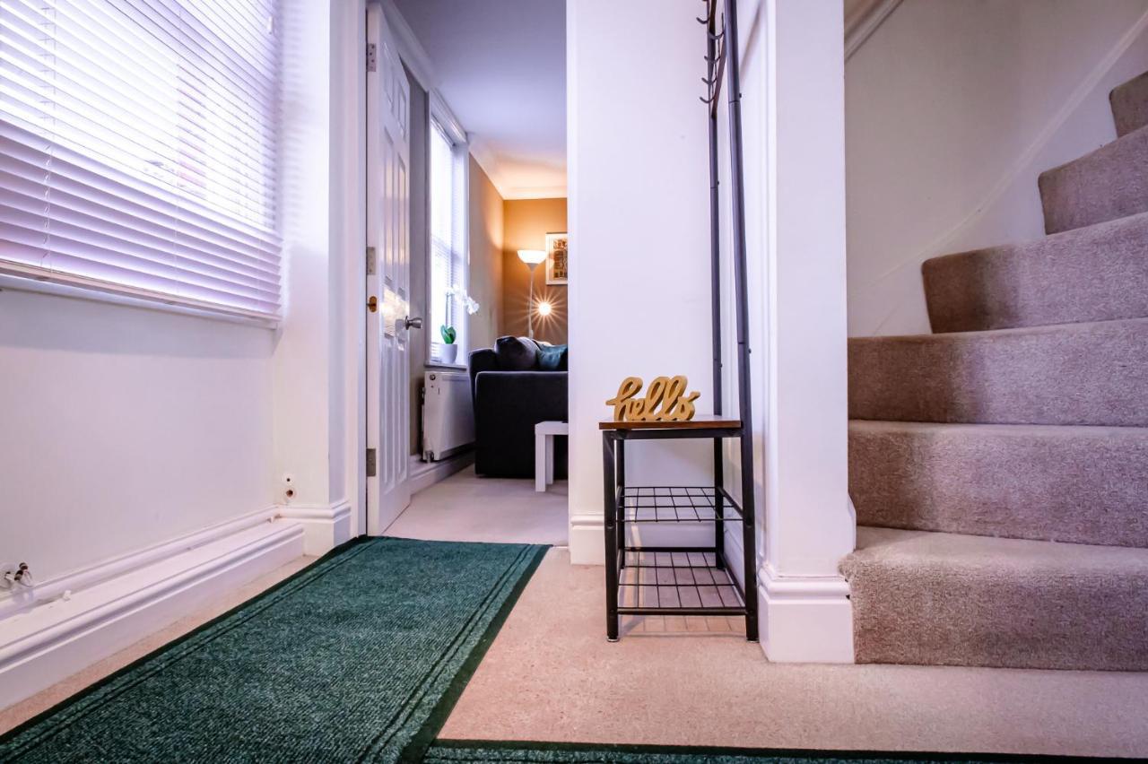 Lord Street - 2 Beautiful Apartments - Sleep Up To 14 Guests - By Rework Accommodation Честер Екстер'єр фото