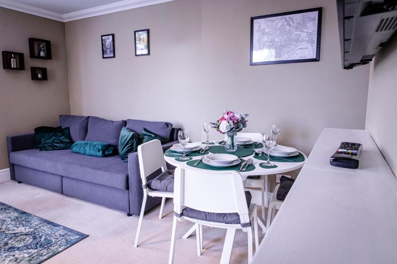 Lord Street - 2 Beautiful Apartments - Sleep Up To 14 Guests - By Rework Accommodation Честер Екстер'єр фото