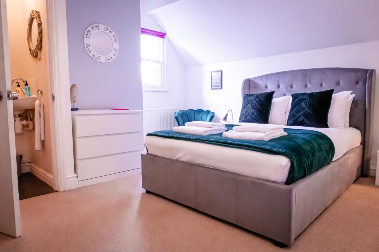 Lord Street - 2 Beautiful Apartments - Sleep Up To 14 Guests - By Rework Accommodation Честер Екстер'єр фото