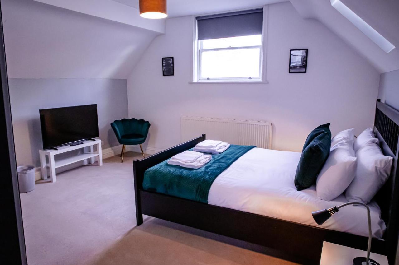 Lord Street - 2 Beautiful Apartments - Sleep Up To 14 Guests - By Rework Accommodation Честер Екстер'єр фото