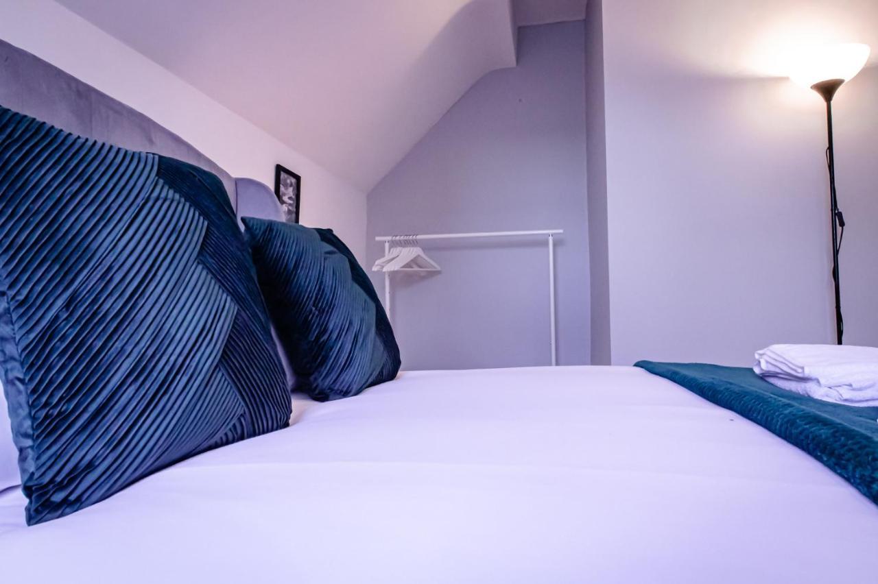Lord Street - 2 Beautiful Apartments - Sleep Up To 14 Guests - By Rework Accommodation Честер Екстер'єр фото