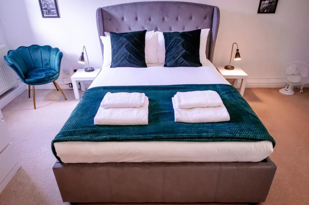 Lord Street - 2 Beautiful Apartments - Sleep Up To 14 Guests - By Rework Accommodation Честер Екстер'єр фото