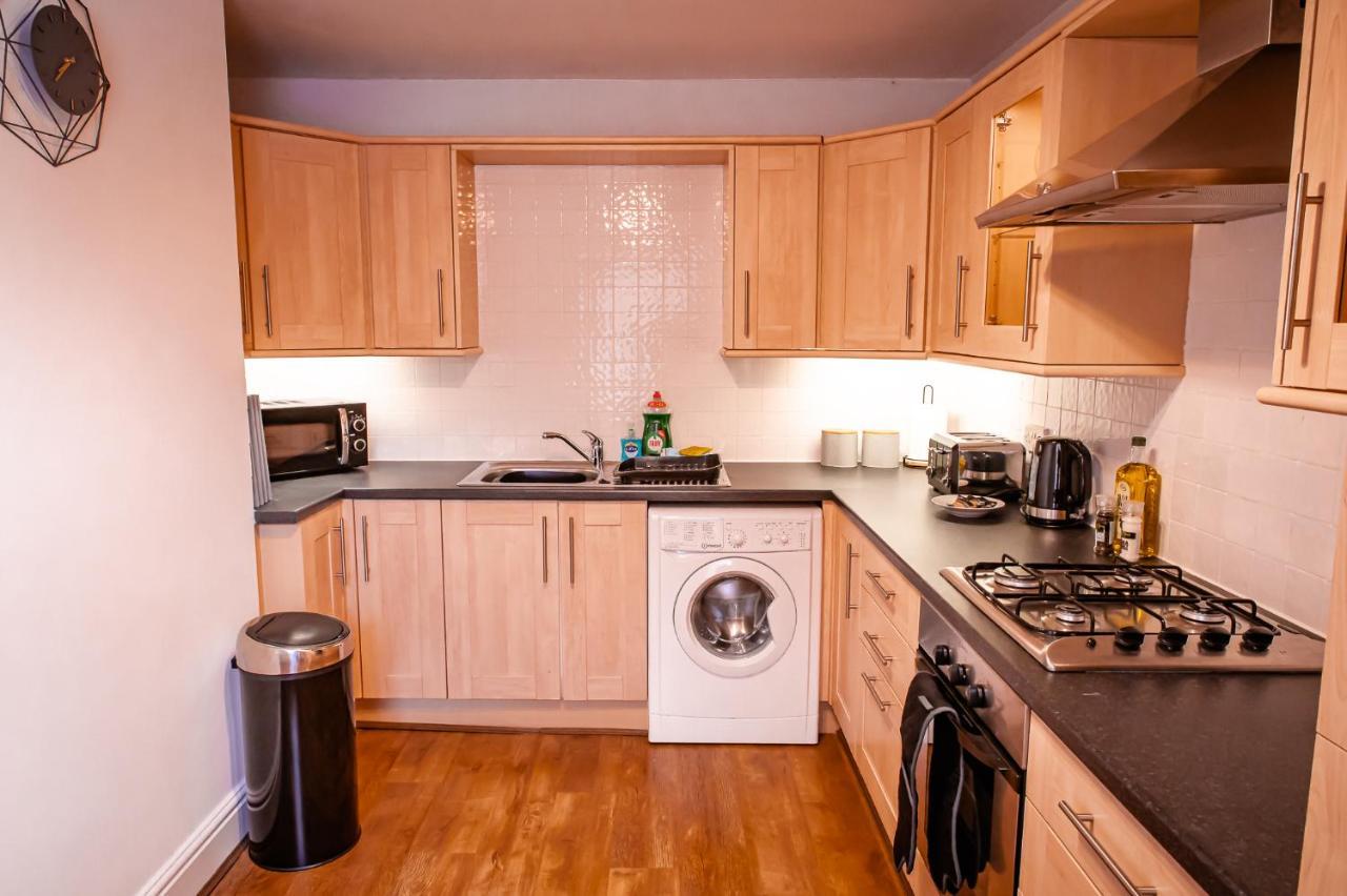 Lord Street - 2 Beautiful Apartments - Sleep Up To 14 Guests - By Rework Accommodation Честер Екстер'єр фото