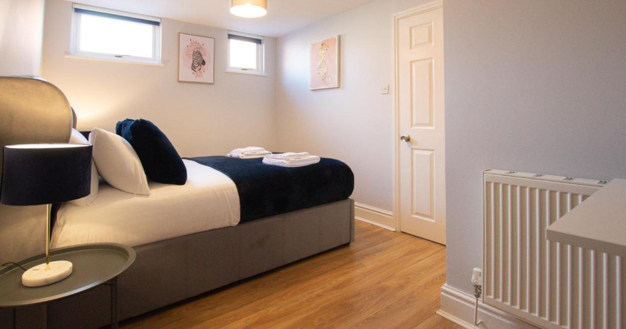 Lord Street - 2 Beautiful Apartments - Sleep Up To 14 Guests - By Rework Accommodation Честер Екстер'єр фото