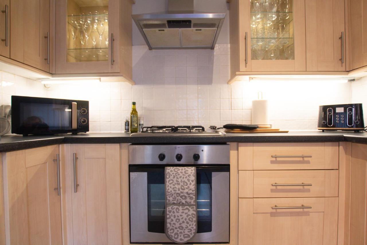 Lord Street - 2 Beautiful Apartments - Sleep Up To 14 Guests - By Rework Accommodation Честер Екстер'єр фото