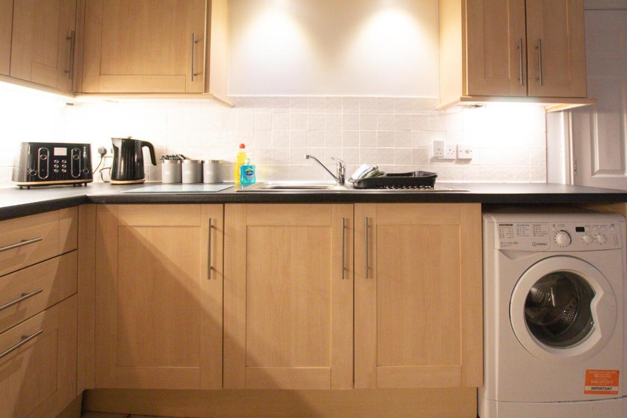 Lord Street - 2 Beautiful Apartments - Sleep Up To 14 Guests - By Rework Accommodation Честер Екстер'єр фото