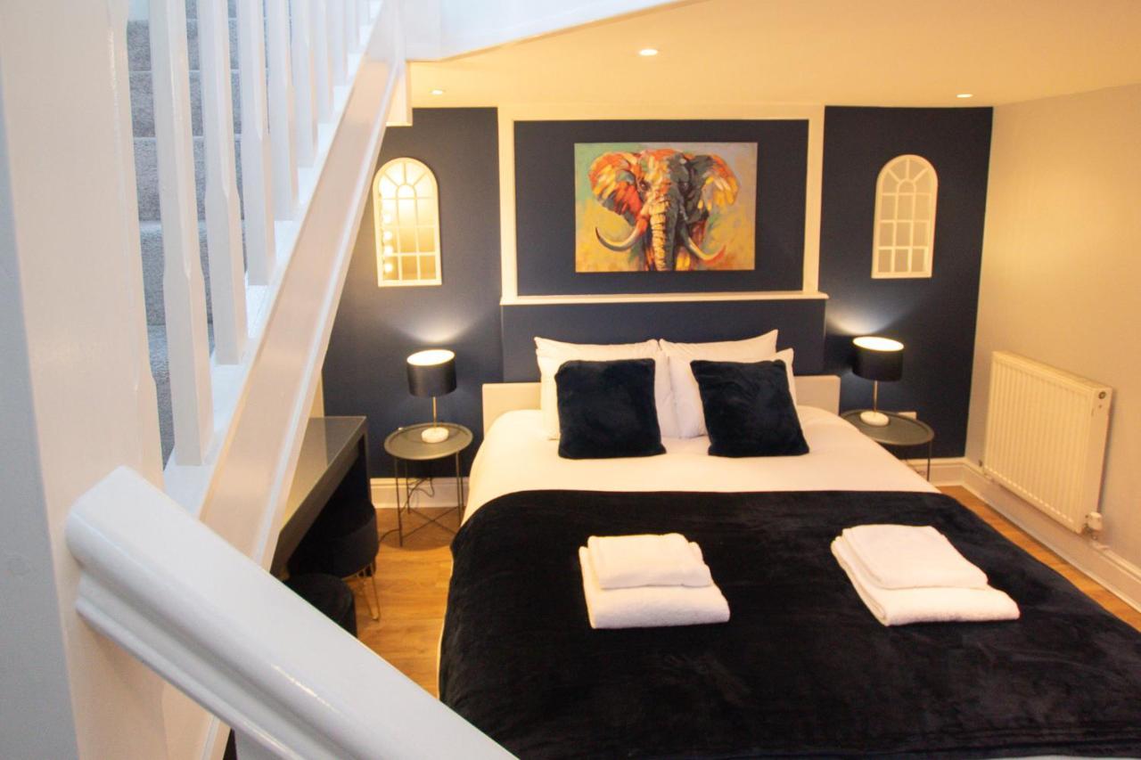 Lord Street - 2 Beautiful Apartments - Sleep Up To 14 Guests - By Rework Accommodation Честер Екстер'єр фото