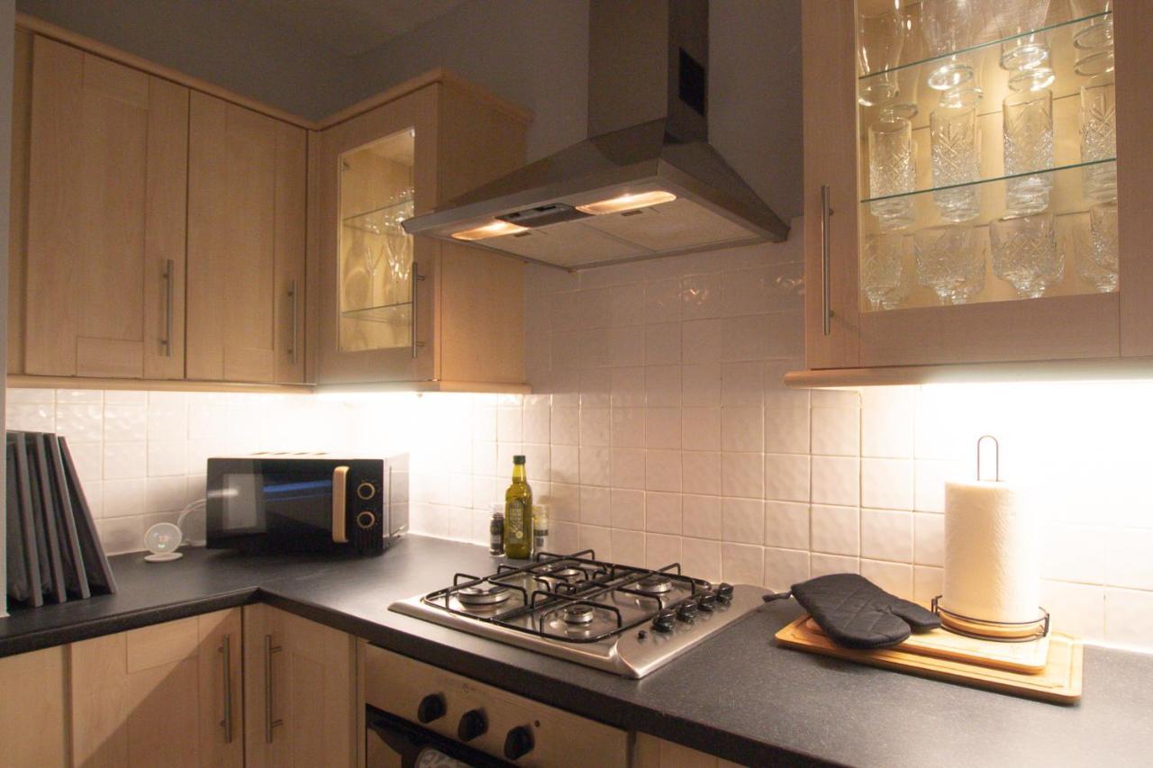Lord Street - 2 Beautiful Apartments - Sleep Up To 14 Guests - By Rework Accommodation Честер Екстер'єр фото